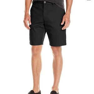 Weekend Stretch shorts in EUC